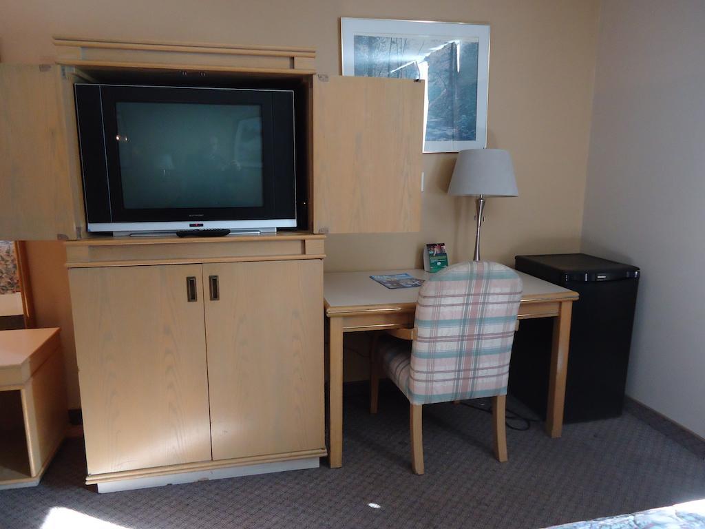 Canadian Motor Hotel Sault Ste. Marie Szoba fotó